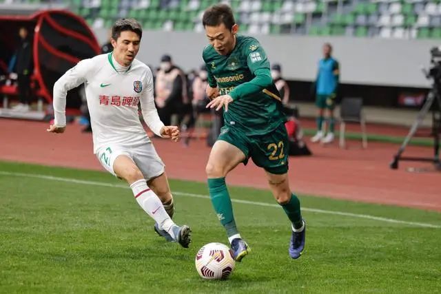 请分析一下中国足球的现状和问题,足球联赛大逆转