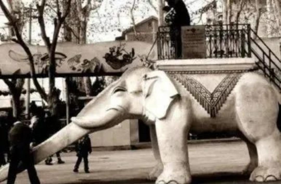 废弃的游乐园还很阴森,阴森废弃乐园