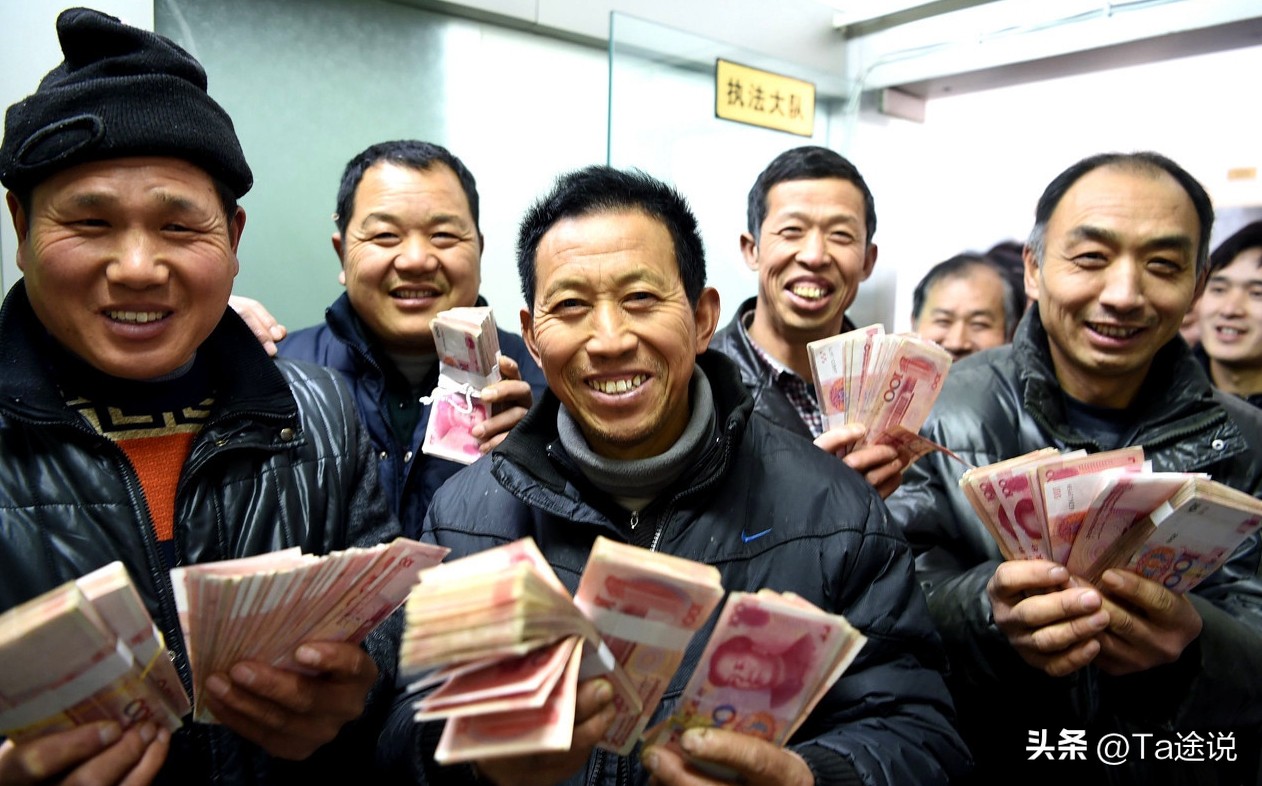 江苏小伙3年帮亡父还清739万债务，跪在墓前痛哭：您可以安心去了