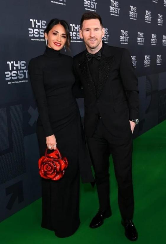 梅西夫妇视频,梅西与安东内拉的恩爱时刻