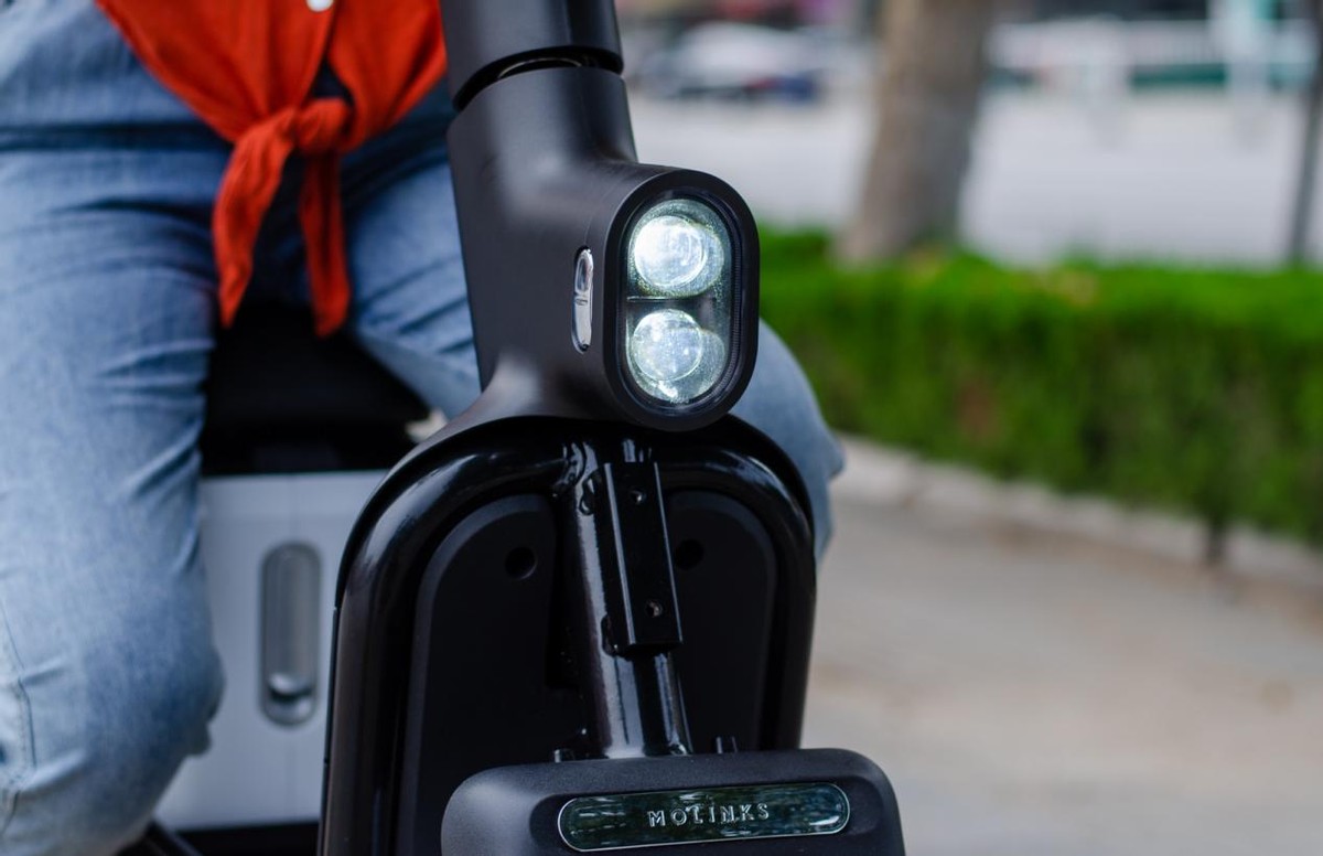 摩灵moi电动车银色,摩灵moi电动车视频