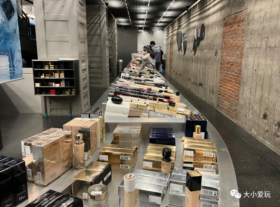 实探帝都网红仓储折扣店，家居、化妆品、白菜价大牌服饰全都有