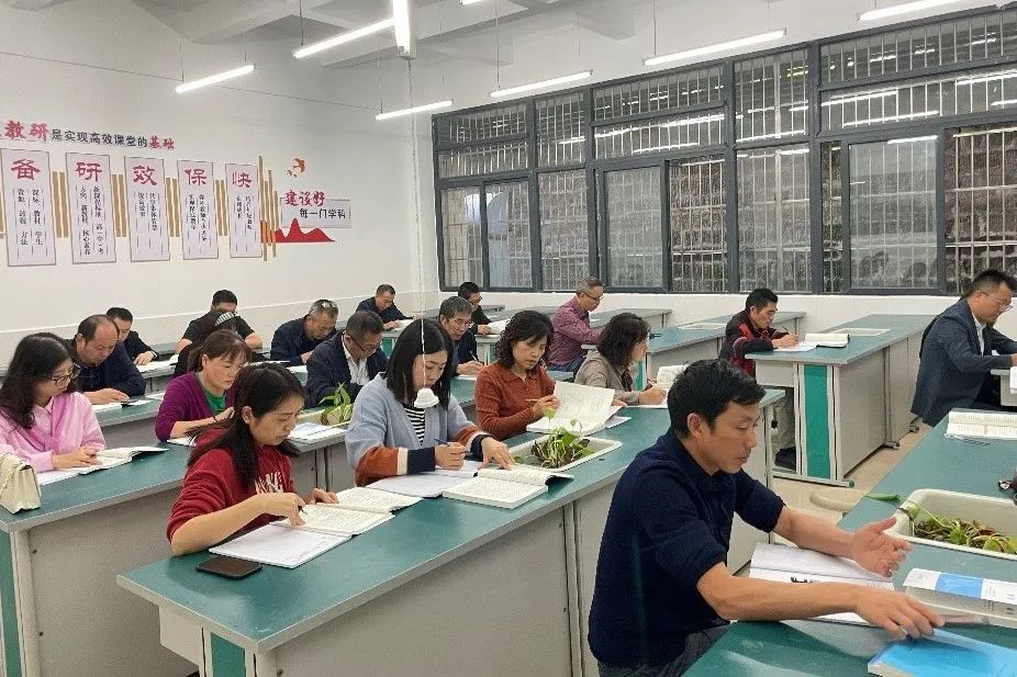 万州三中江南校区最近视频,万州第三中学江南校区