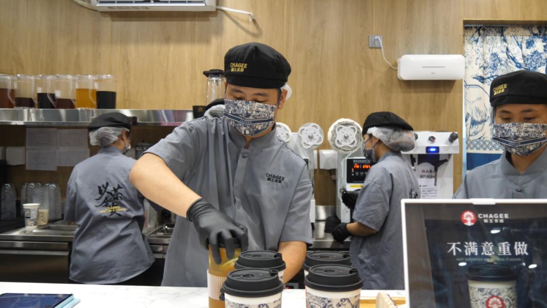 高温冷饮店火爆场面,高温炙烤南亚和东南亚多国