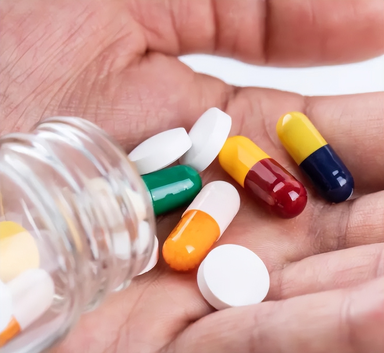 为什么不能刷牙而且嘴里有臭味,一张嘴就有臭味怎么刷牙都没用