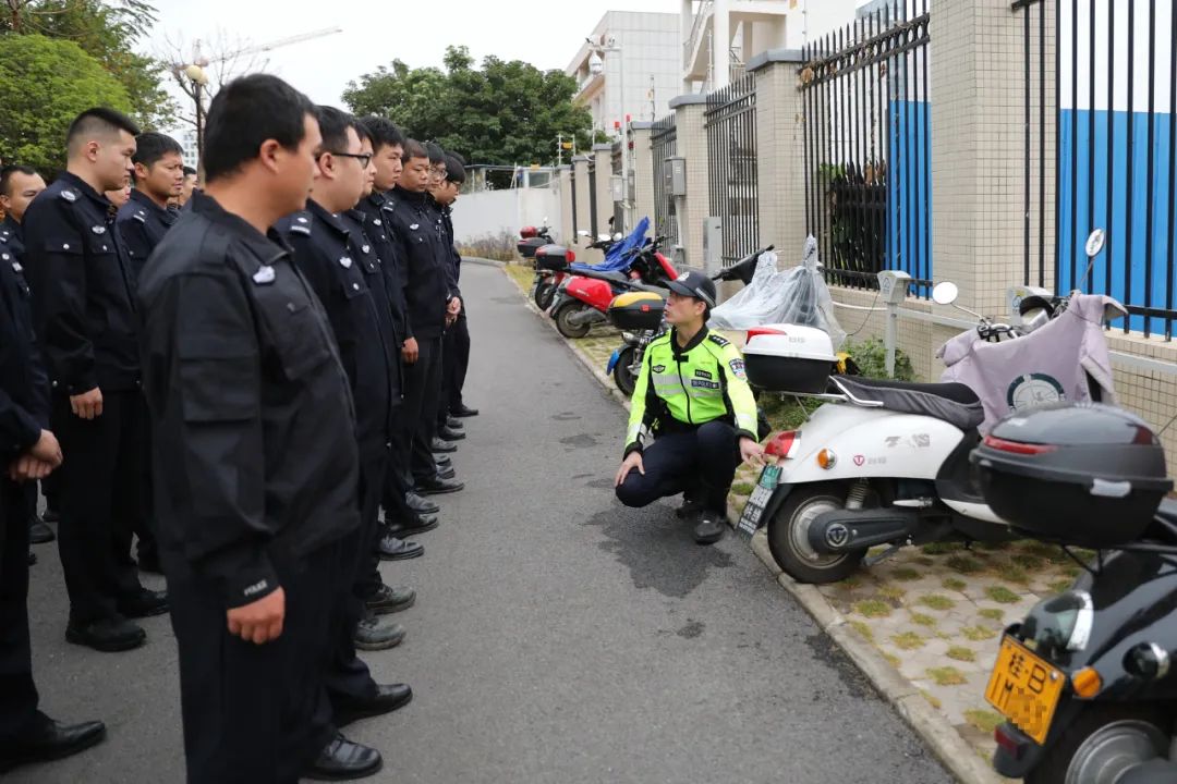 在柳州电动车上什么牌是正规的,柳州电车牌照怎么区分真假