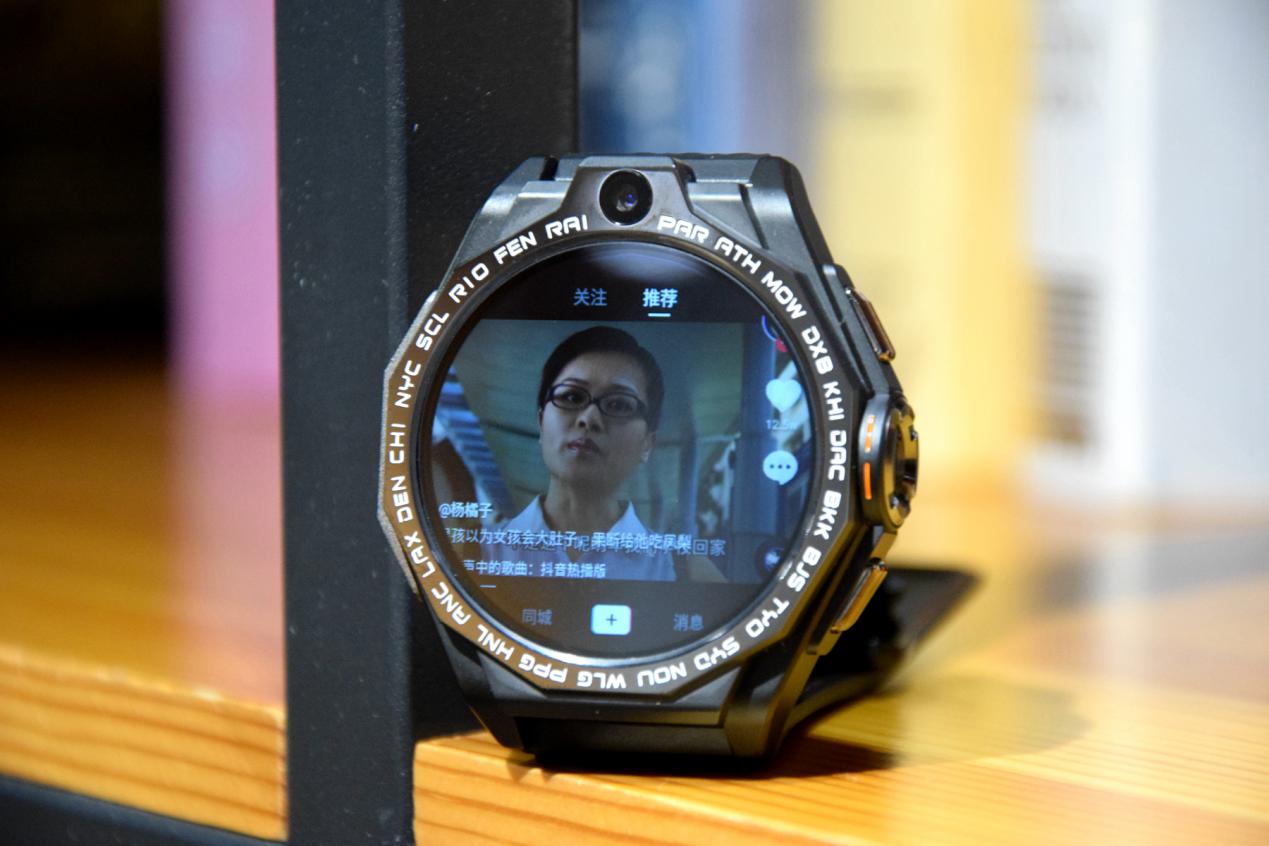 无需手机，就能打电话登微信QQ听歌刷视频，Jeep黑骑士F-X3体验