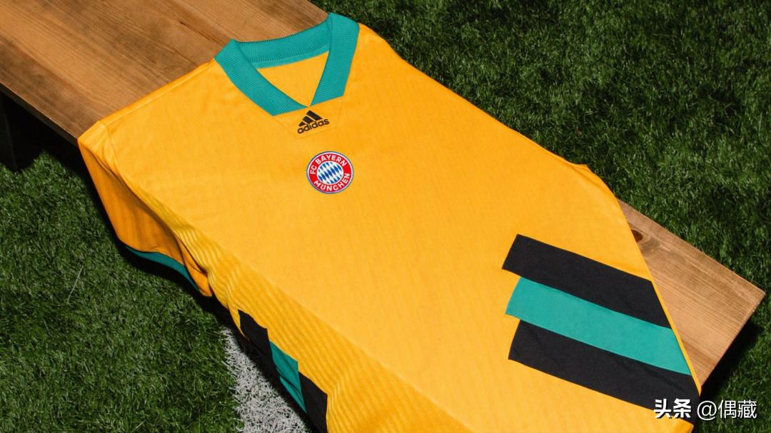 限量7张！TheDugout上架C罗超大幅签名海报