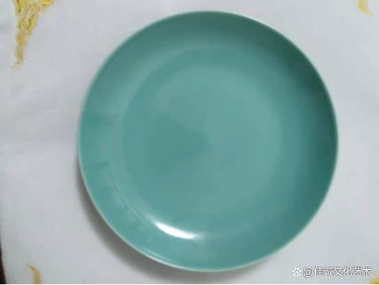 雍正霁蓝釉盘,雍正青釉海水盘