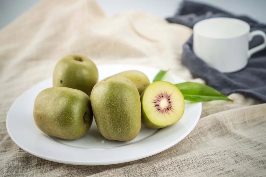 猕猴桃是天然的“长寿果”？绿心和黄心有什么区别？快来学习！