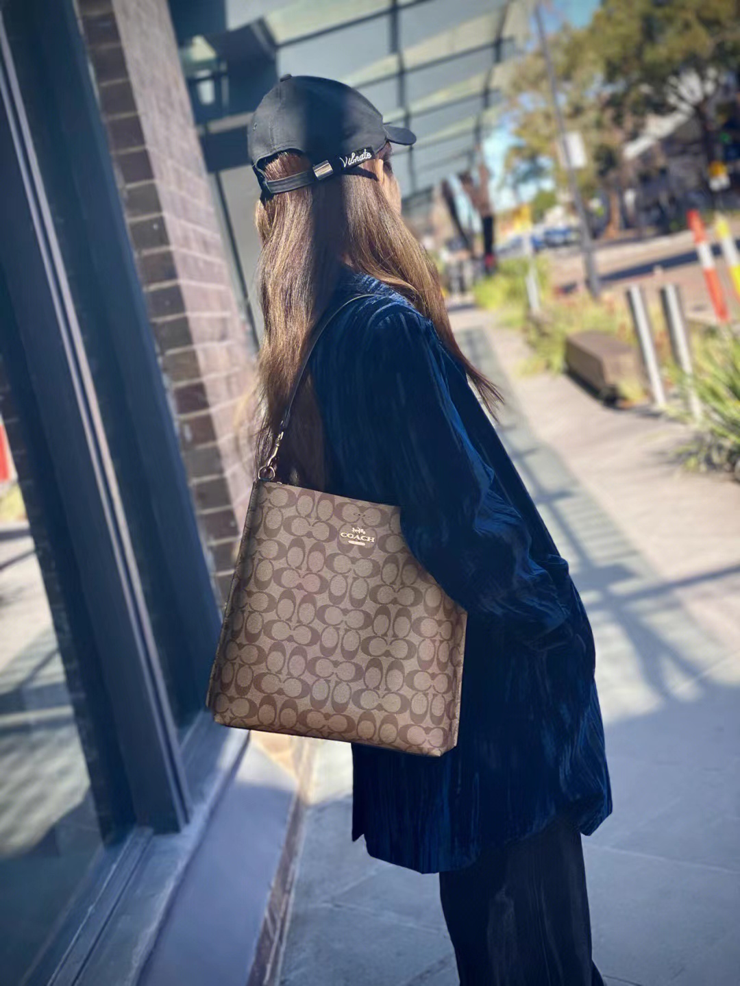 coach水桶爱心限量包新款搭配,coach包哪款最经典百搭