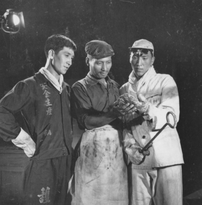 昔日男星康泰才华横溢心地善良人见人爱的银幕帅哥一生太不容易了