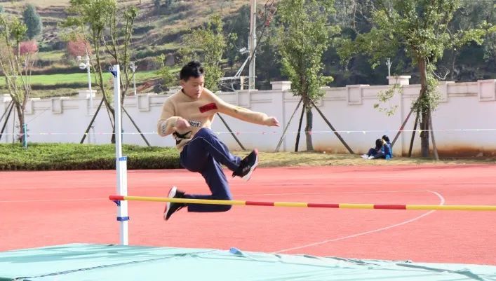 喜迎二十大|用运动谱写青春之歌