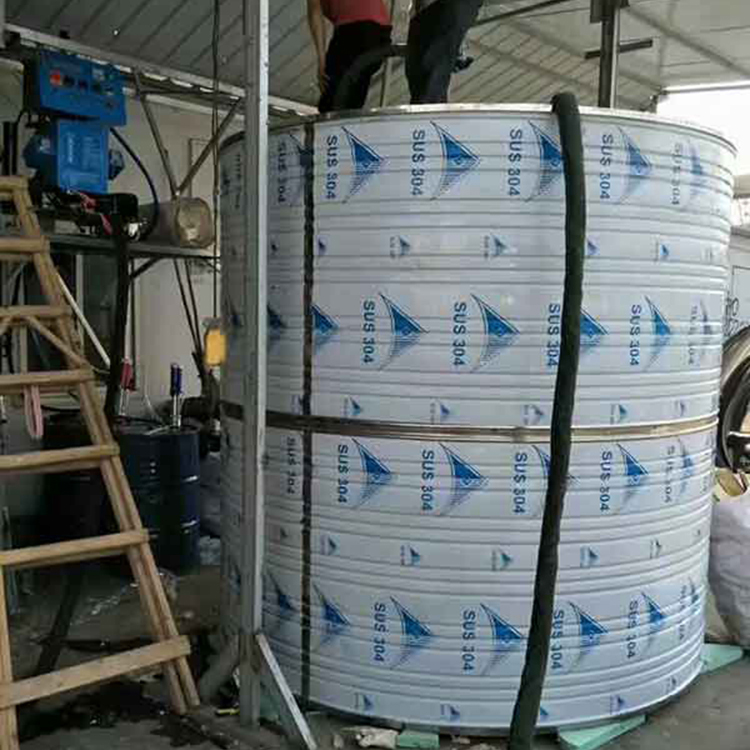 聚氨酯喷涂保温黑白料价格,聚氨酯黑白料保温喷涂机