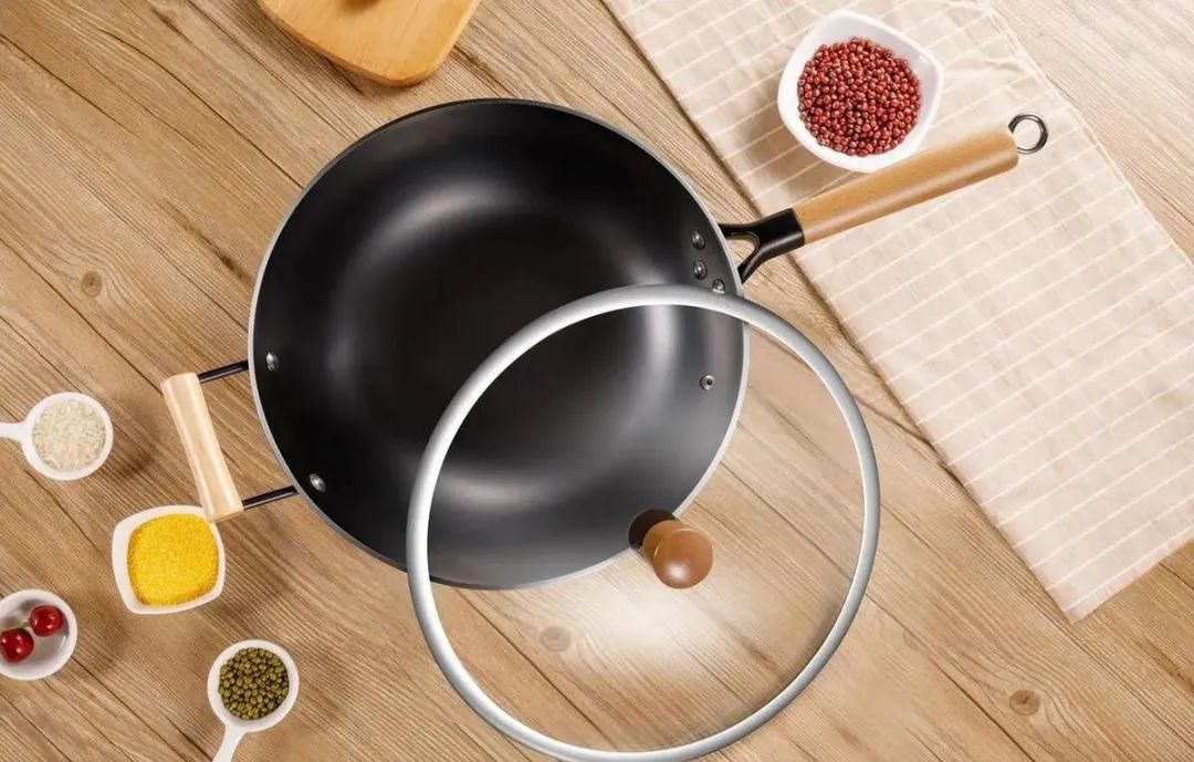 新买的铸铁锅千万别直接用,生铁铁锅如何开锅才不生锈不粘锅