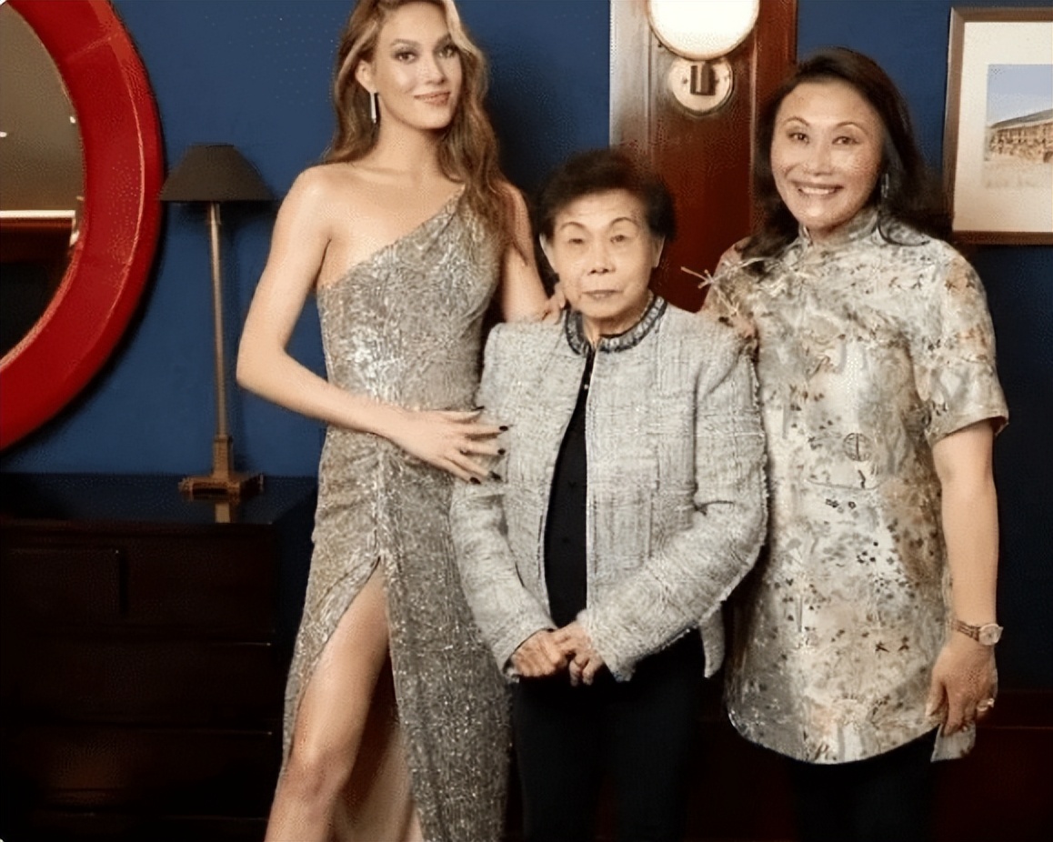 从国民女爱豆到被嘲,从全民女神到被骂