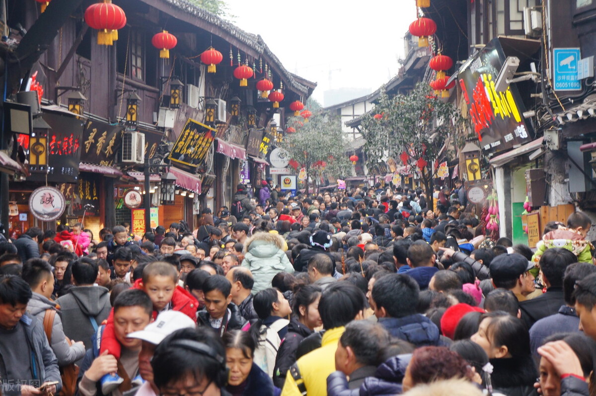 国内最坑的5条旅游街，名气很大却一个比一个坑，冰淇淋一个卖80