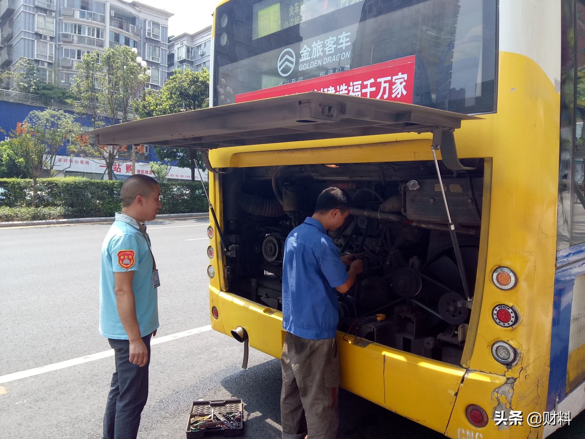 公交车不收费是为什么,为什么公交车一直亏钱还一直开