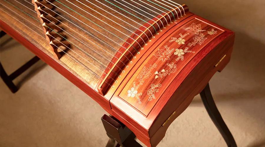 买古筝如何挑选品牌呢,怎么挑选靠谱二手的古筝
