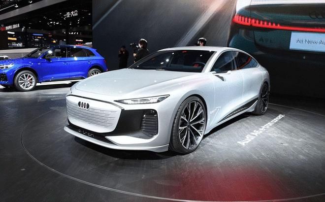 外观更加年轻新款奥迪a6l实车曝光,燃油版a6