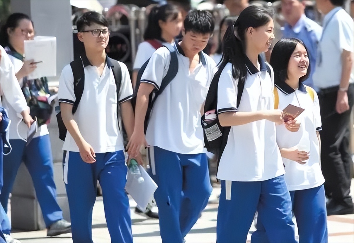 16岁学生校内服毒身亡曾遭霸凌,贵州中学生在校内服毒身亡