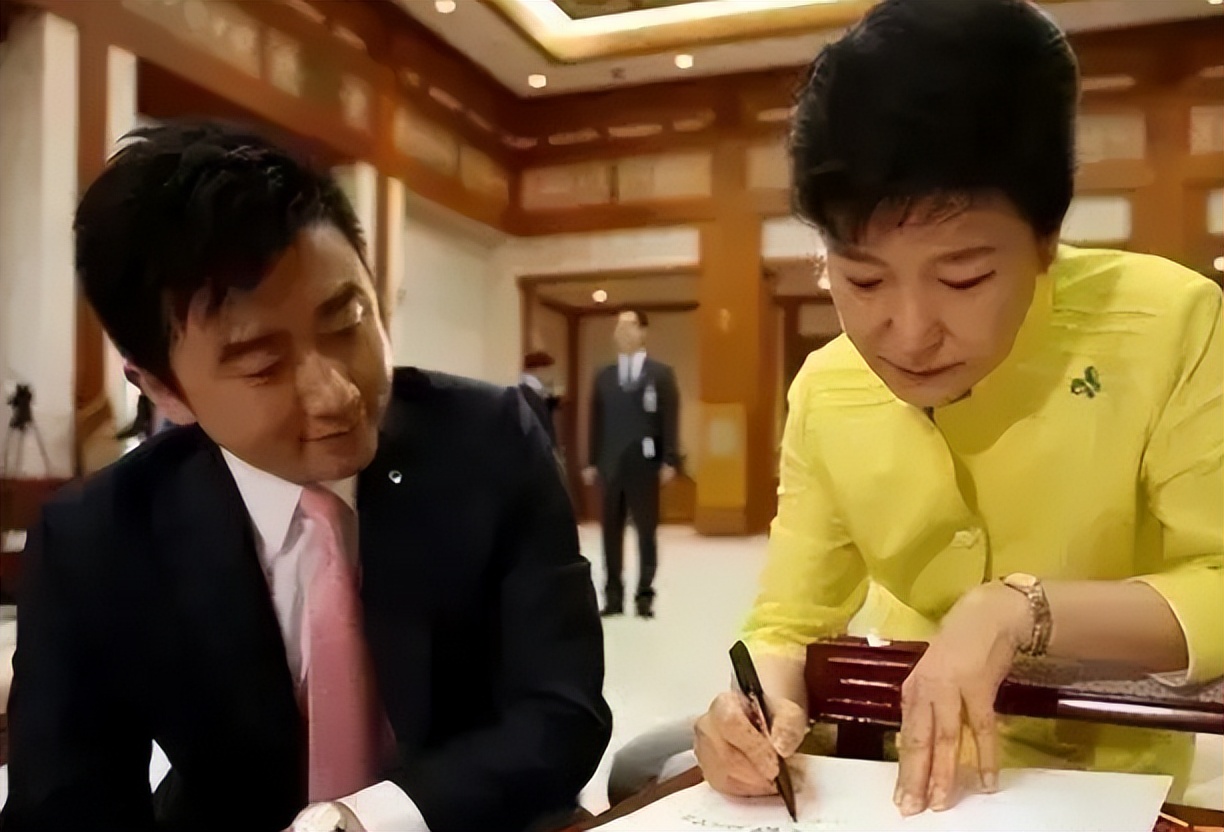 芮成钢：从央视名嘴到入狱6年，他现在凭什么年薪百万？