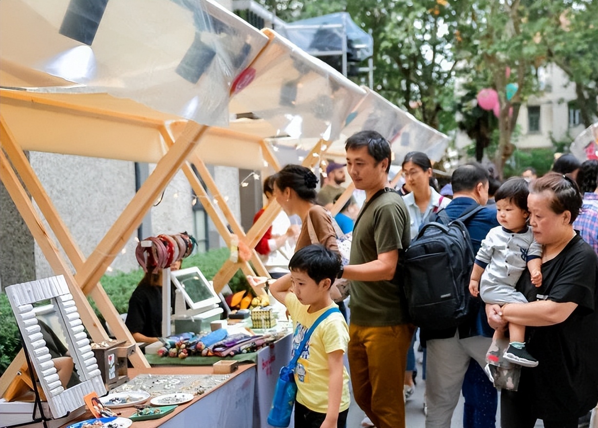 热闹庆五一顺义商圈花式促消费 (顺义隆华奥莱购物广场五一活动)