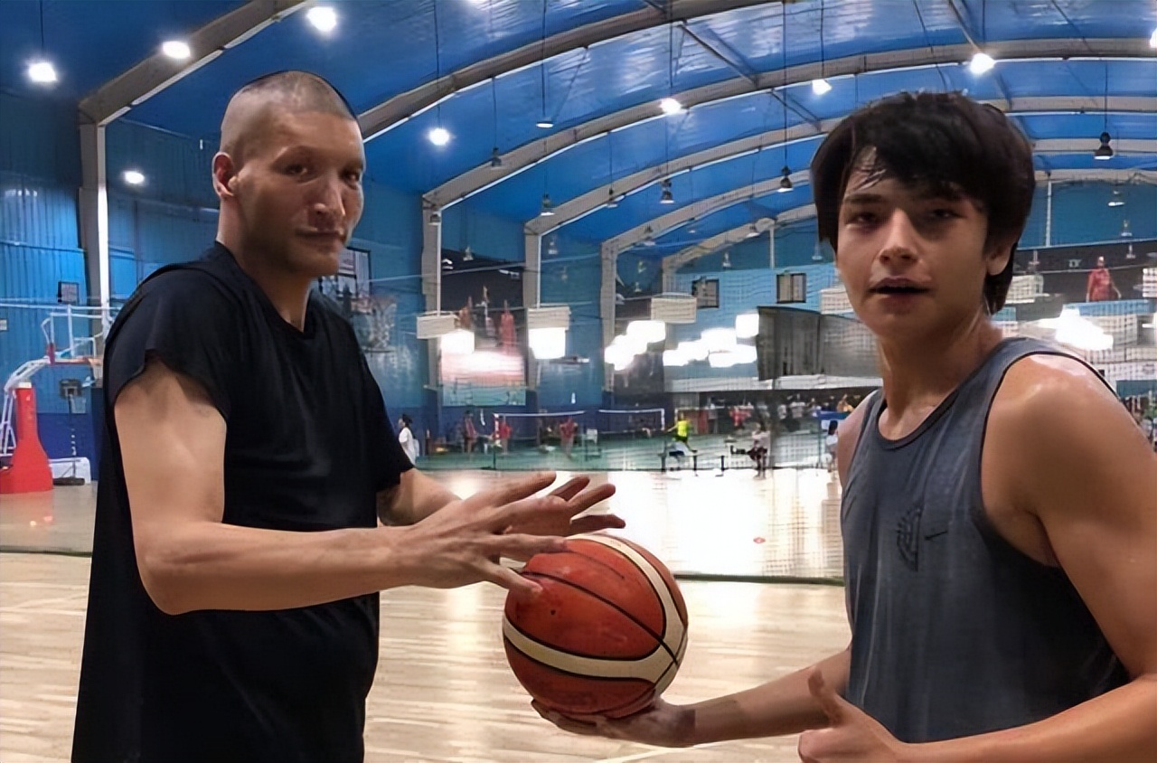 姚明cba各项数据纪录,cba总决赛姚明51分21篮板