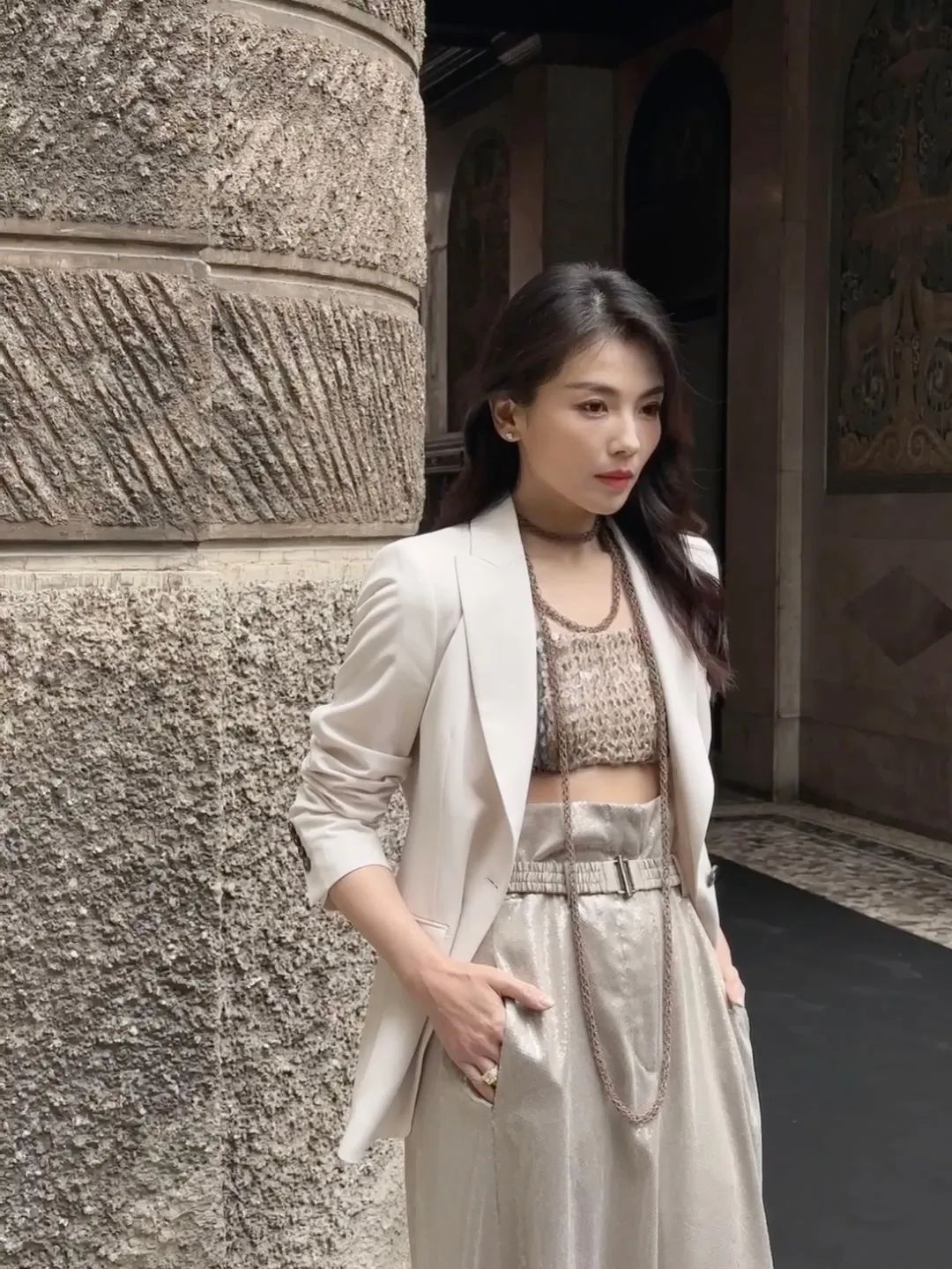 刘雯时隔三年重返时装周首秀,2003后女明星