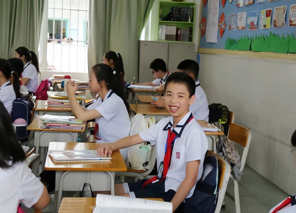 小学生因姓名笔画少走红,学生名字走红连名带姓只有两笔