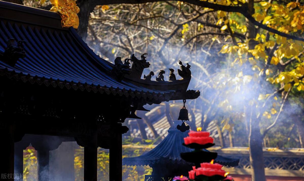 去寺庙上香前的注意事项,祖宗上香的讲究与禁忌有哪些