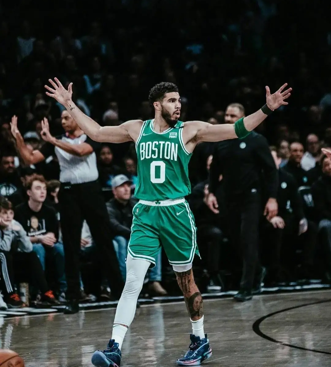 美媒评价库里历史排名,美媒评价历史最强首发史蒂芬库里