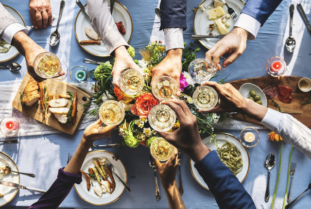 家暴和出轨绝对不能容忍,出轨与家暴零容忍