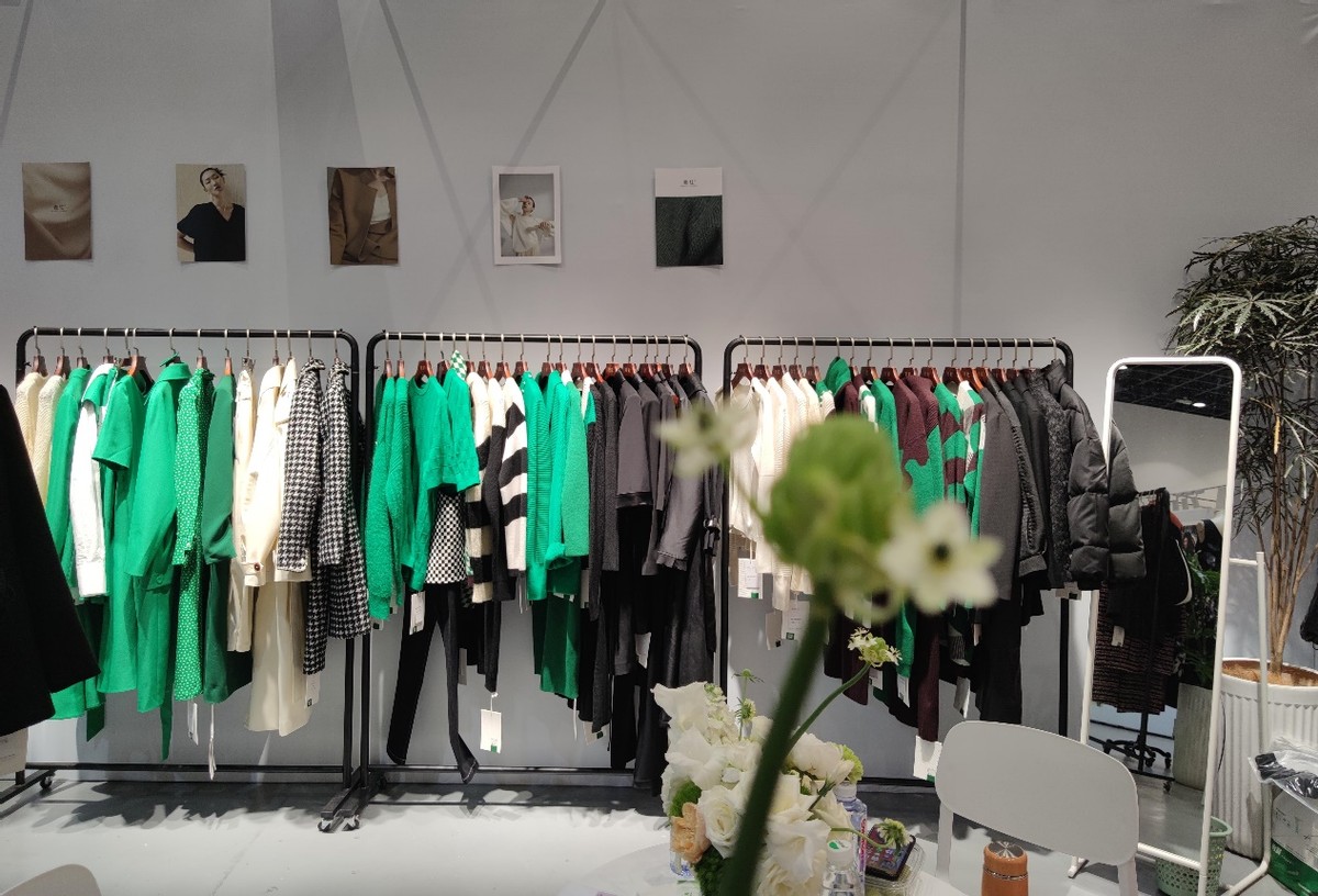 楹︾ぞ鍝佺墝,楹︾ぞ