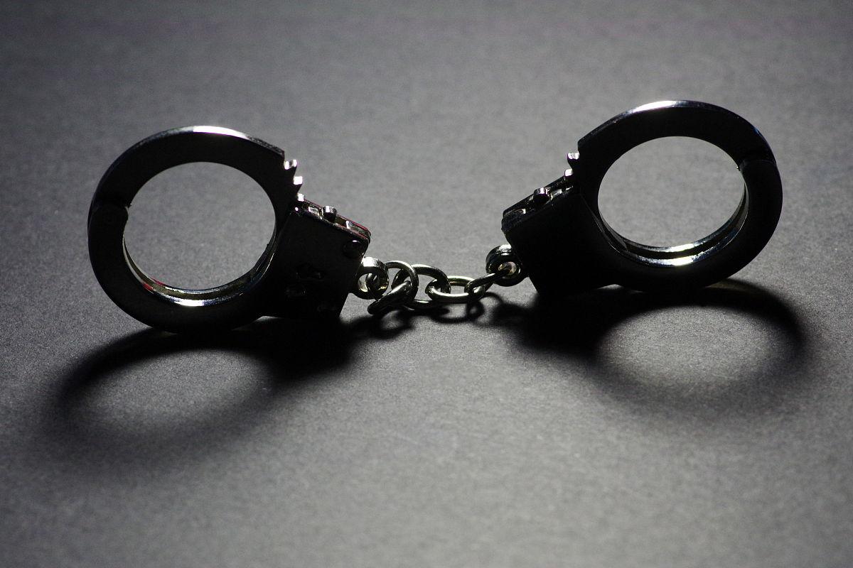 老公把妻子打伤判刑,老公把偷情男子打伤犯法吗