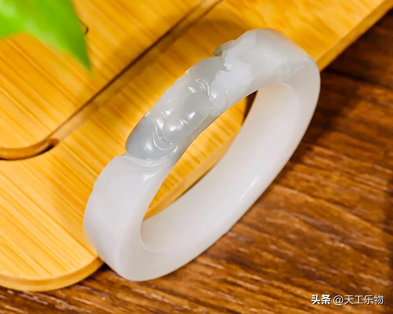 和田玉山料和籽料对比,和田玉山料籽料对比图