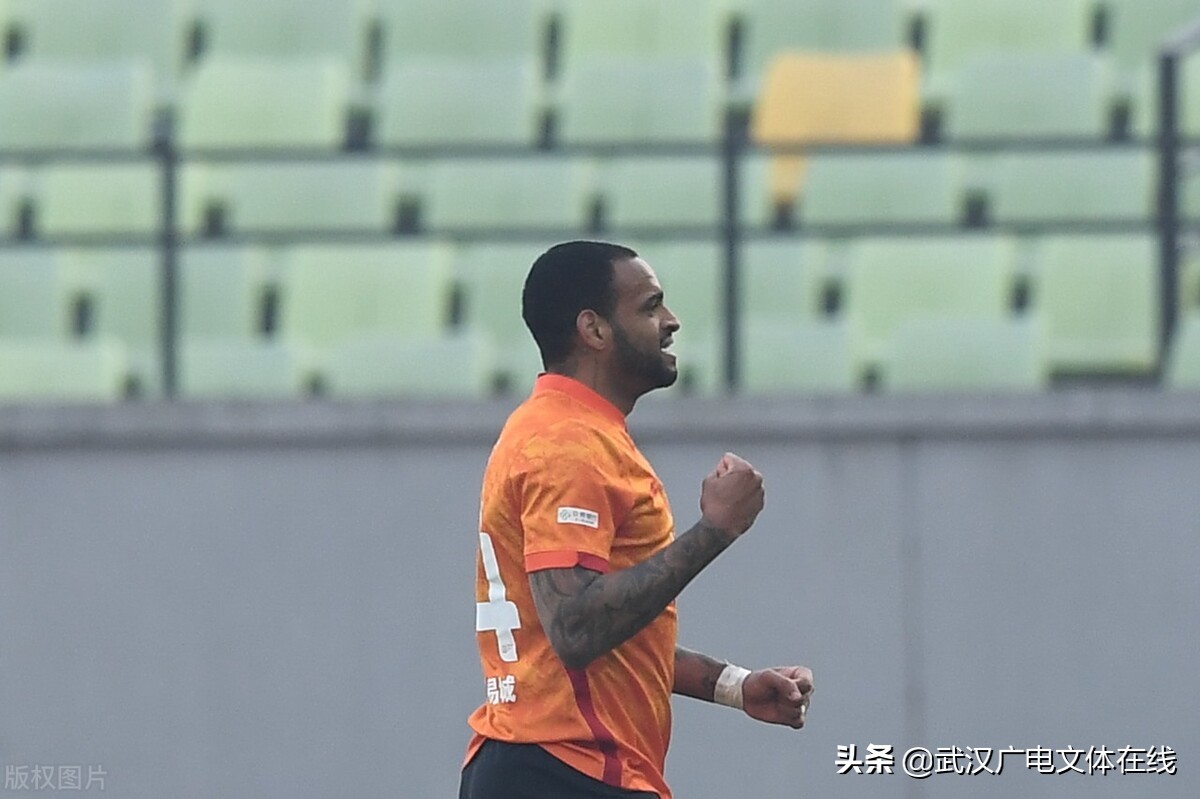 传奇退役8号封存致敬武汉足球永远的“姚队”