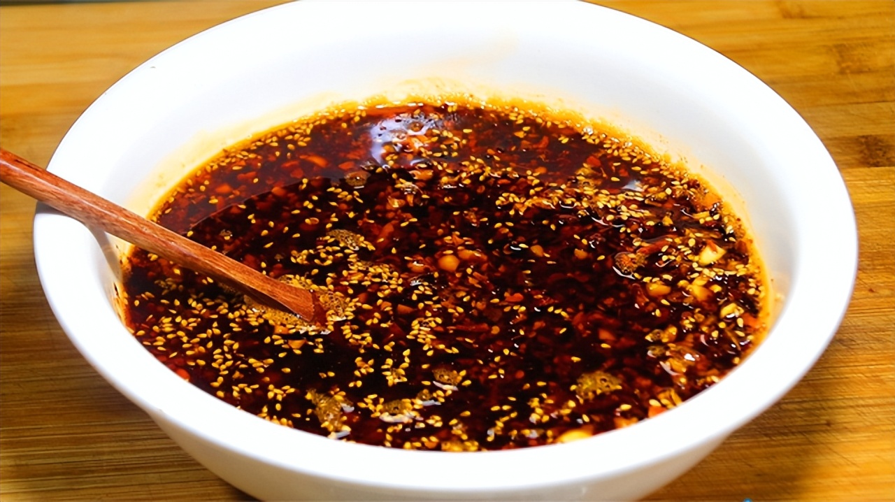 做凉拌辣椒油要烧热来用吗,泼热油的辣椒油怎么做