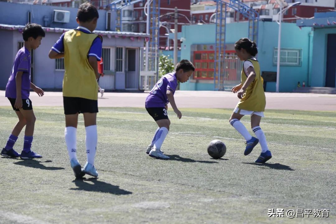 夏令营足球趣味活动,满天星青少年足球夏令营