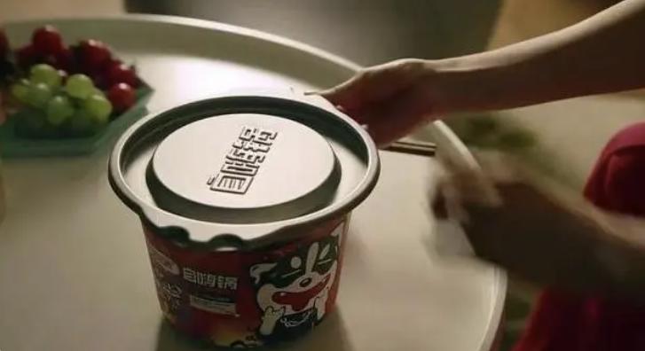 52岁演少女,借拍戏之名行咸猪手,影视圈这些畸形现象,该改改了