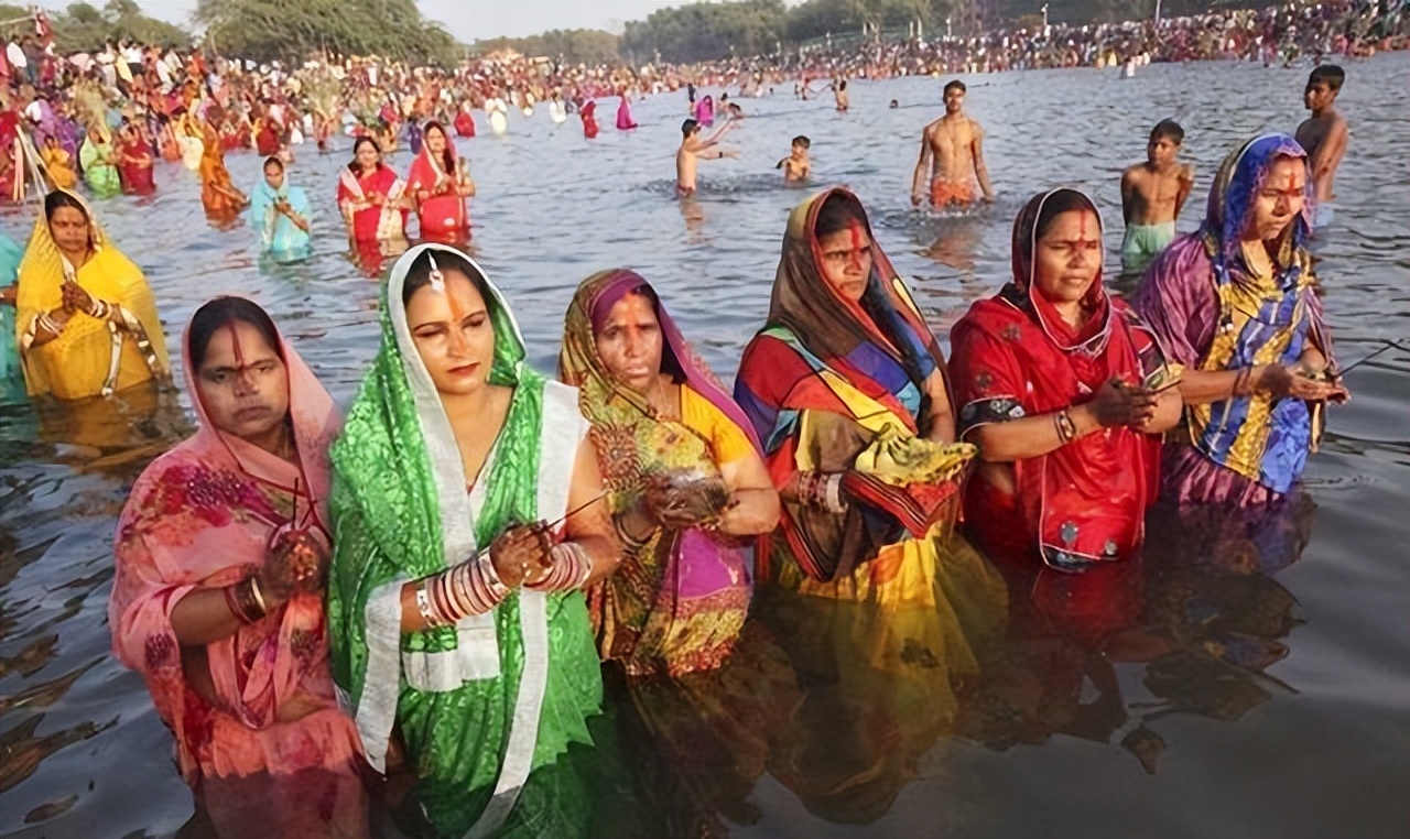 印度人贩卖骨头是为了干嘛,印度毛骨悚然的人骨工厂
