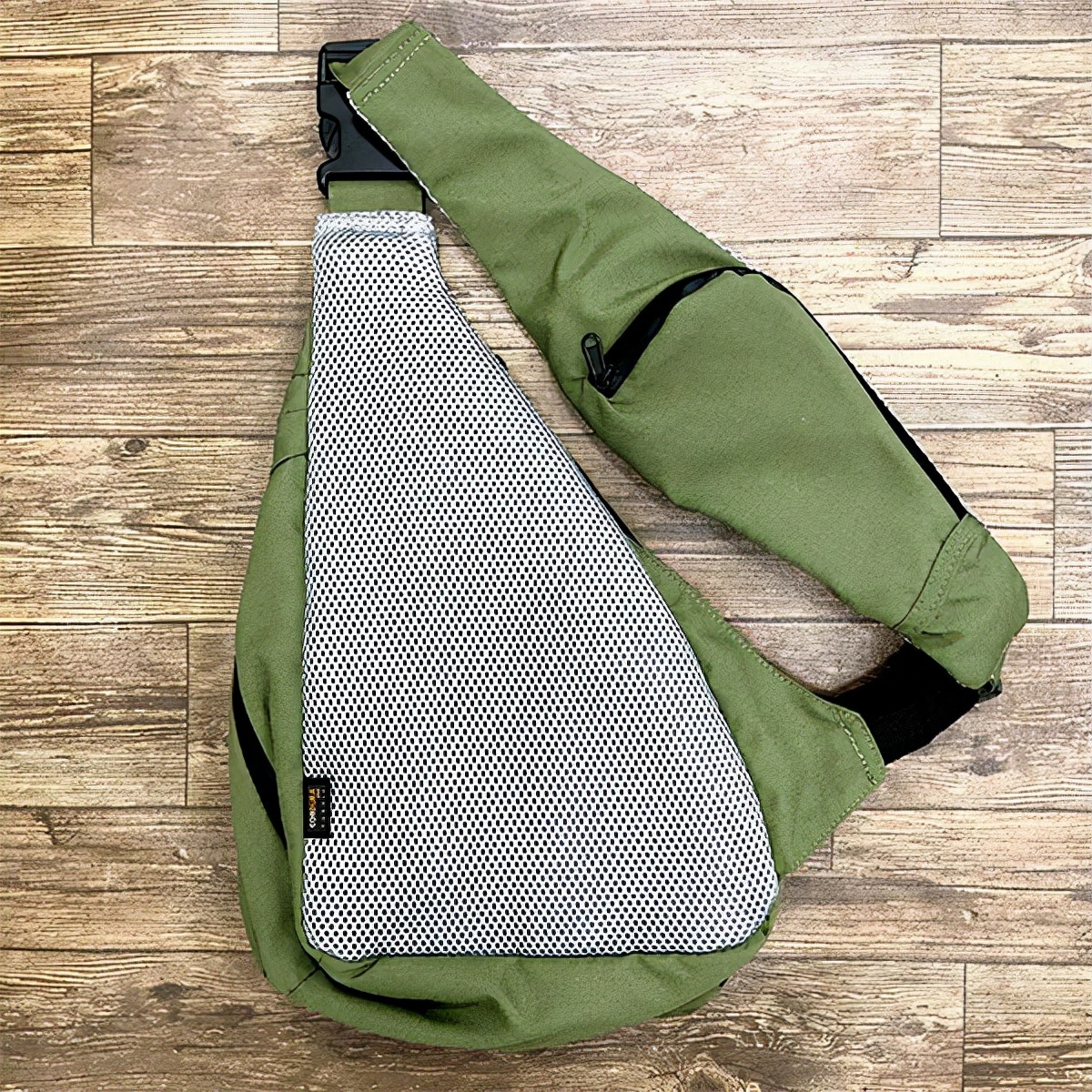 模玩周边：EVASTORE推出《福音战士新剧场版》NERV专用侧背包