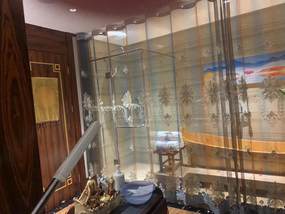 实探|风波中的上海文峰:员工称拍马屁正常充值3888元起步