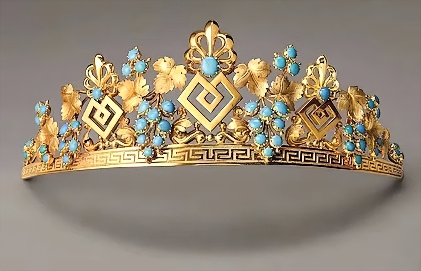 谁说绿松石是老古董？它可是新季大牌高珠的镇场正C位