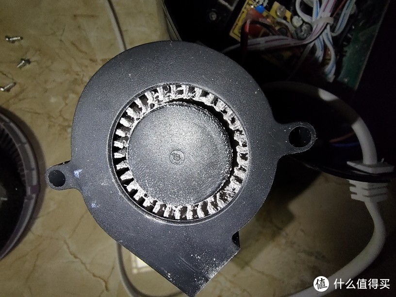 加湿器坏了风扇和震动器不动了,自己动手维修加湿器