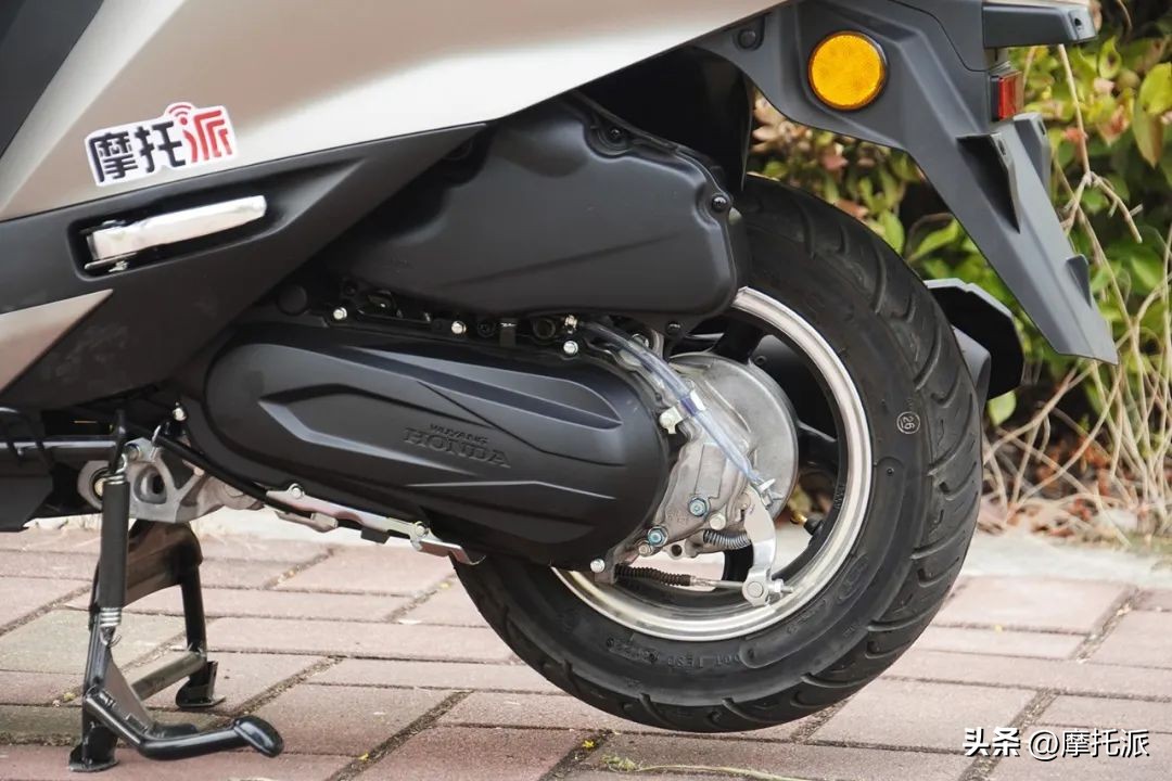 五羊本田ncr125与裂行星际版对比,五羊本田ncr125和豪爵翼爽afr125