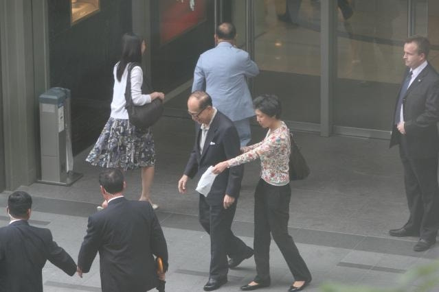 李嘉诚周凯旋年轻的照片,李嘉诚女友周凯旋的经典爱情观