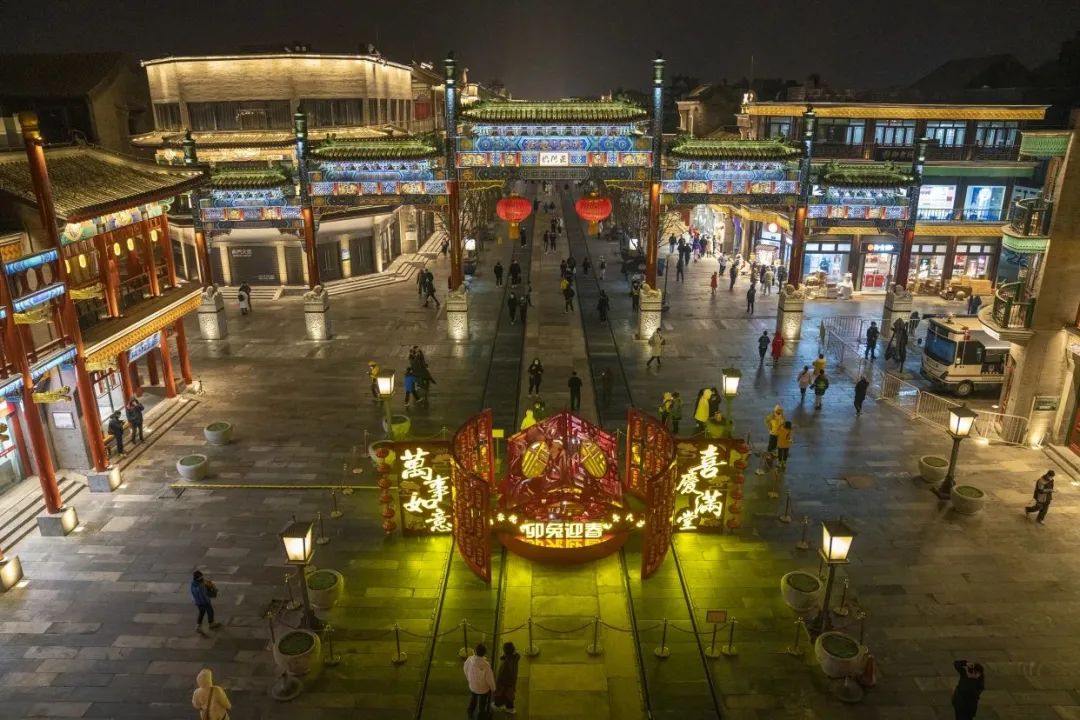 东城因你而美｜从凌晨到日暮，“亮”出年味儿的背后……