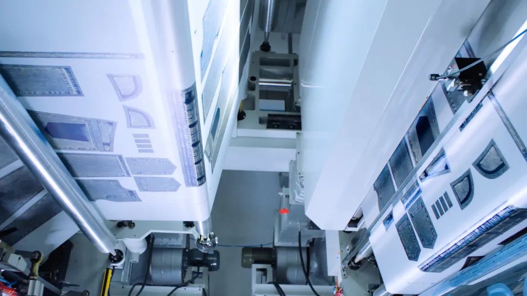 牛仔裤有甲醛吗,牛仔裤上的甲醛有何危害