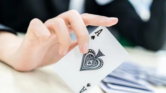 鐗屽搧鍐冲畾浜哄搧,鐗屽弸浜哄搧